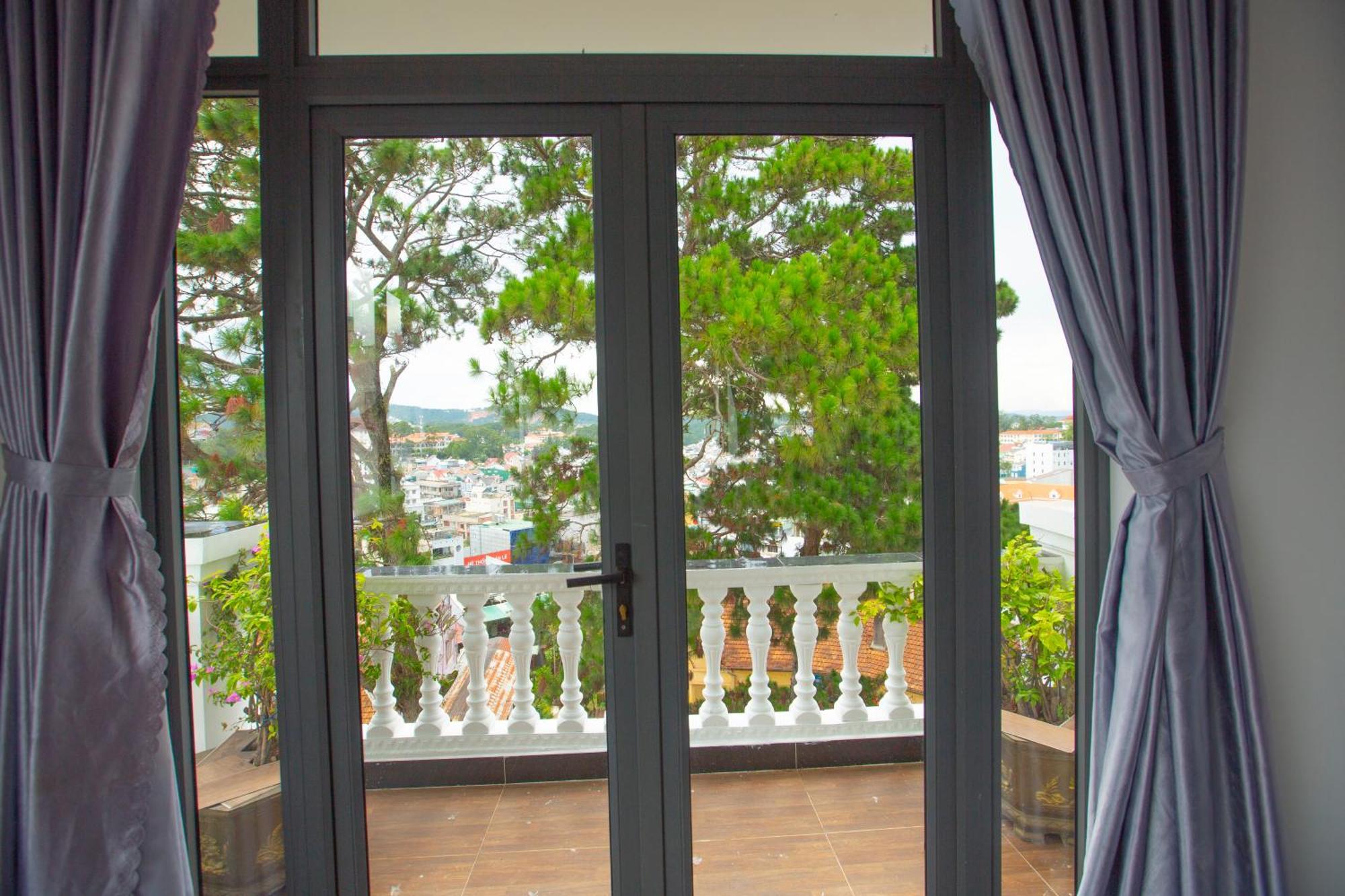 Torino Hotel Dalat エクステリア 写真